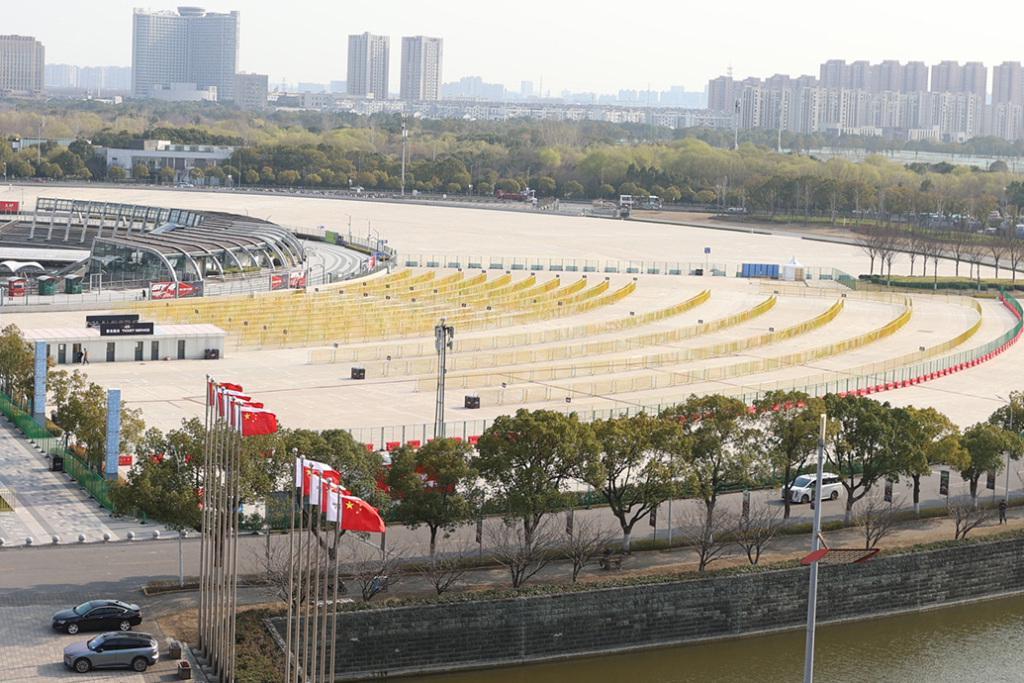 宝威体育-F1中国大奖赛预计有23万人次现场观赛，警方：视人流量开展波次放行